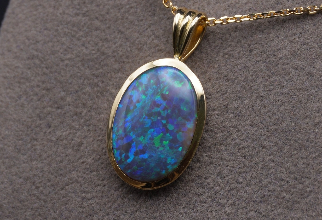 Dark Crystal Opal Pendant 18k Yellow Gold