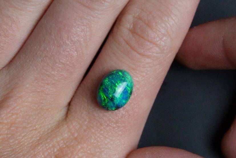 Black Opal 3.695ct
